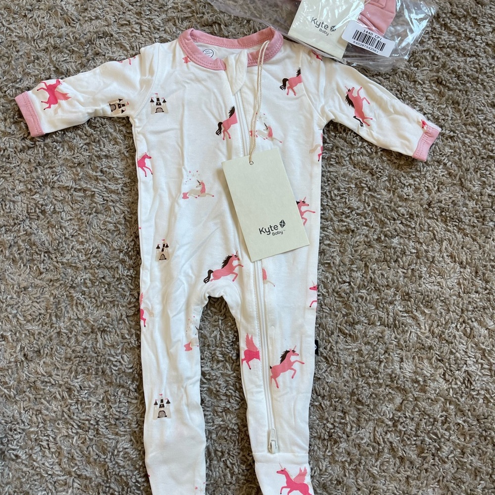 Kyte Baby Pink Unicorn footie and crepe bow bundle